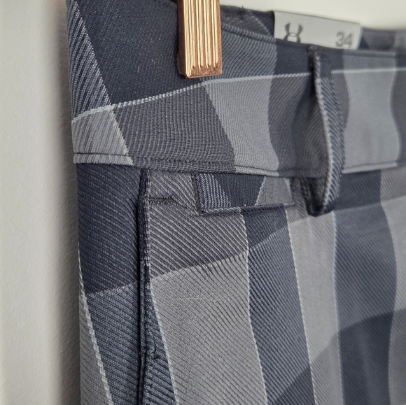 NWT Under Armour Men's Loose Fit Heat Gear Plaid Flat Front Golf Shorts Size 34 - Picture 2 of 11